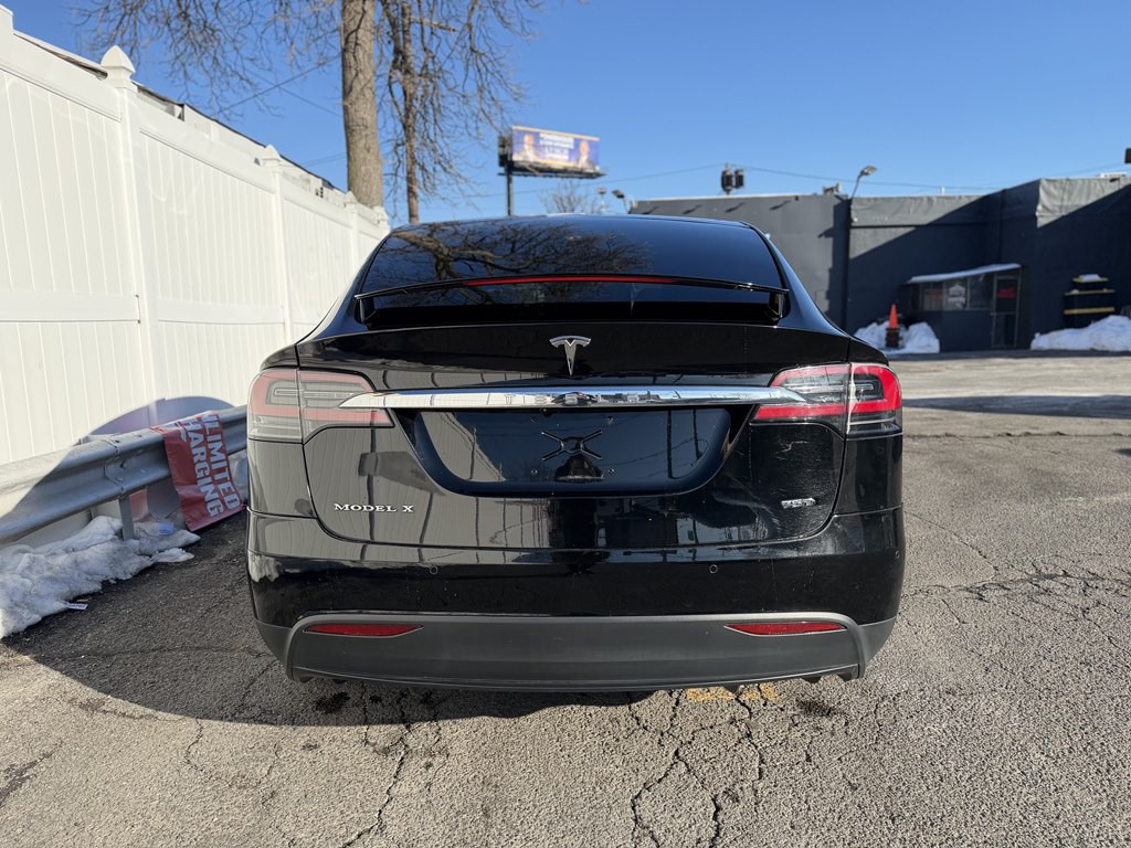2016 Tesla Model X Image 6