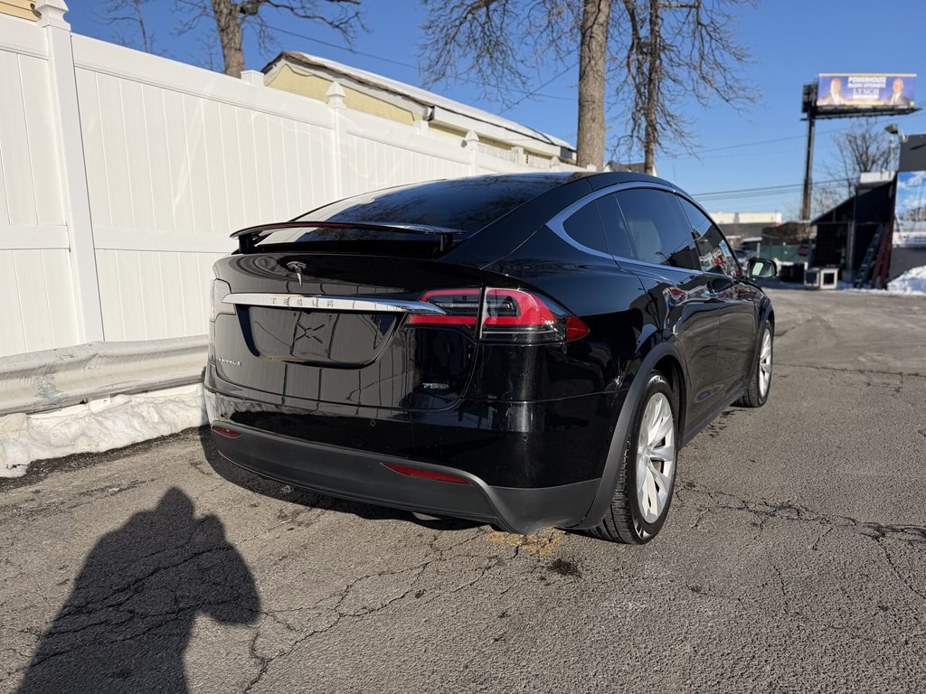 2016 Tesla Model X Image 7