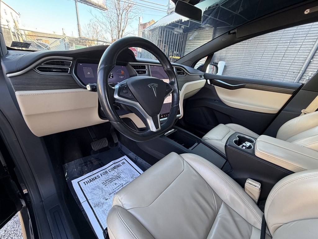 2016 Tesla Model X Image 9