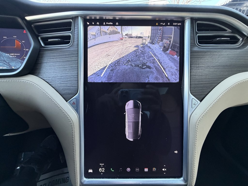 2016 Tesla Model X Image 13
