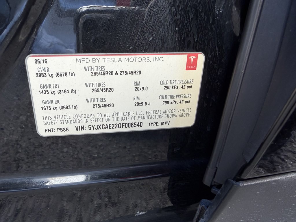 2016 Tesla Model X Image 17