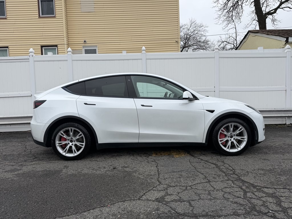 2020 Tesla Model Y Image 8
