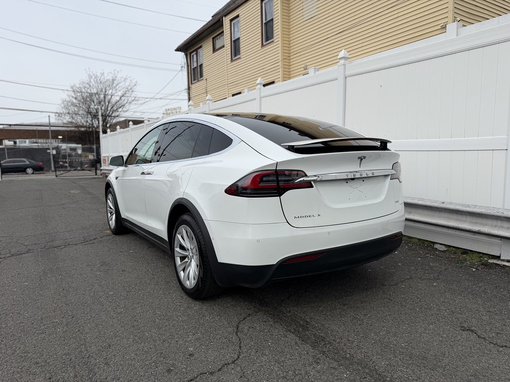 2016 Tesla Model X Image 5