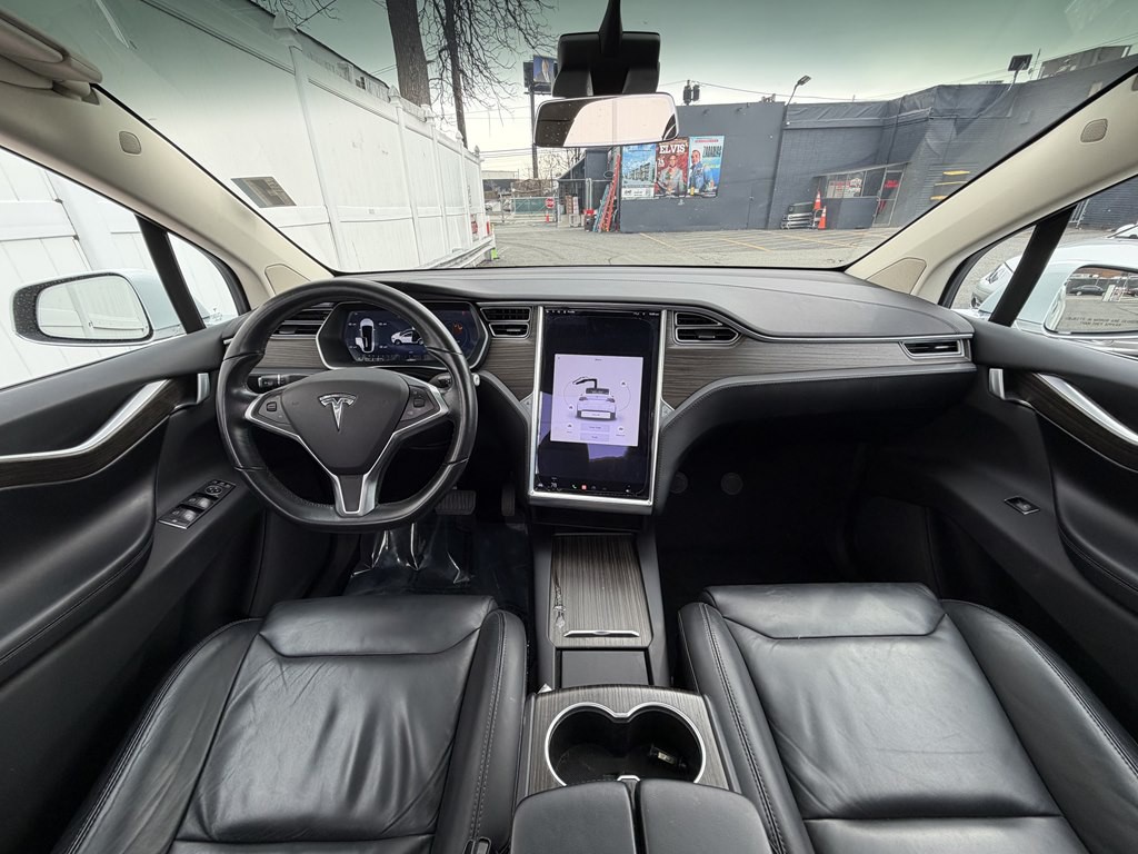 2016 Tesla Model X Image 9