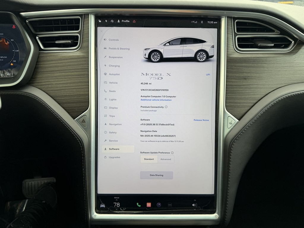 2016 Tesla Model X Image 11