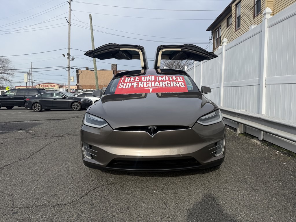 2016 Tesla Model X Image 2
