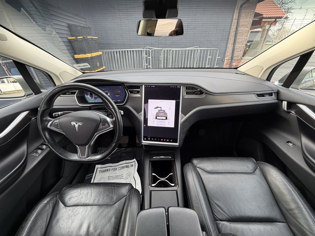 2016 Tesla Model X Image 9