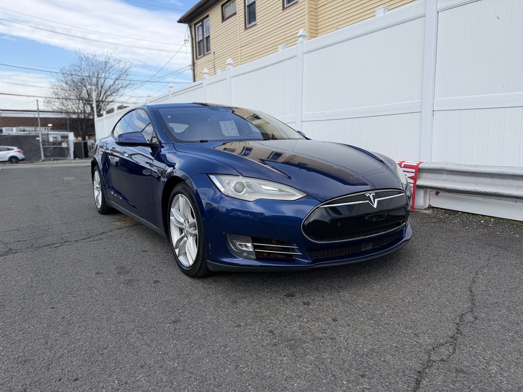 2015 Tesla Model S Image 3