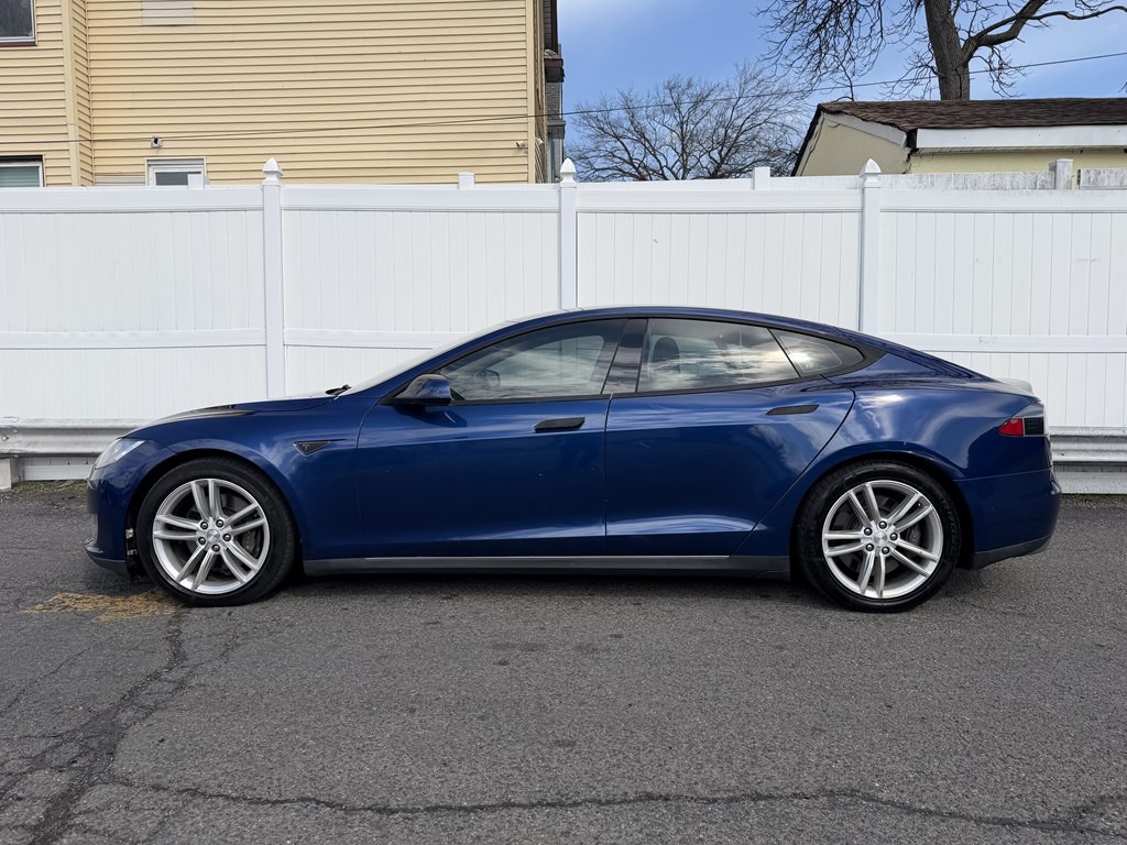 2015 Tesla Model S Image 4