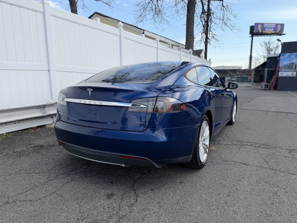 2015 Tesla Model S Image 7