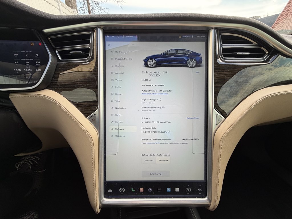 2015 Tesla Model S Image 11