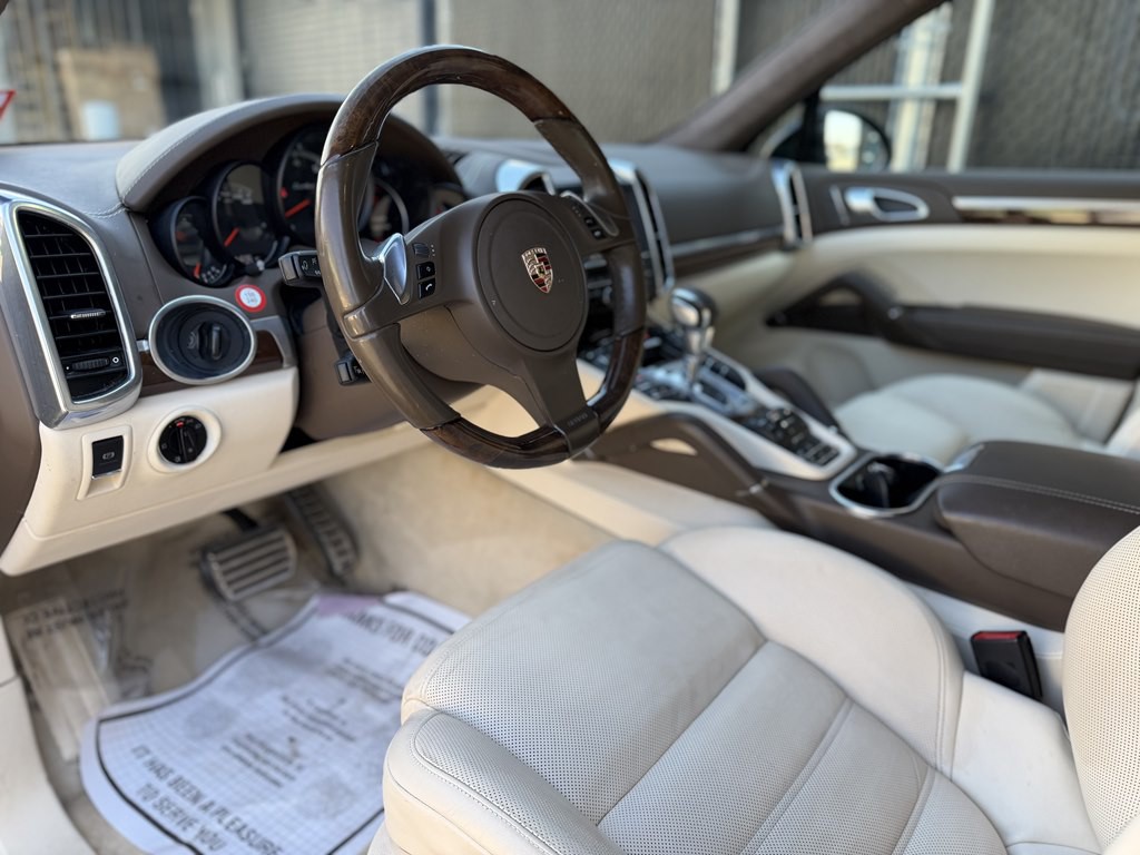 2012 Porsche Cayenne Image 10