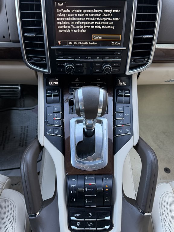 2012 Porsche Cayenne Image 12