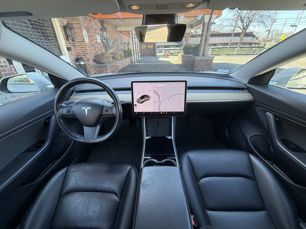 2018 Tesla Model 3 Image 9