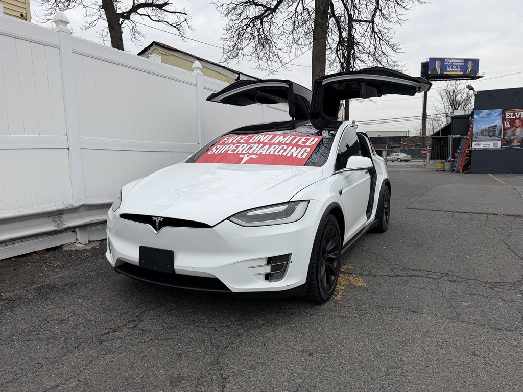 2016 Tesla Model X Image 1