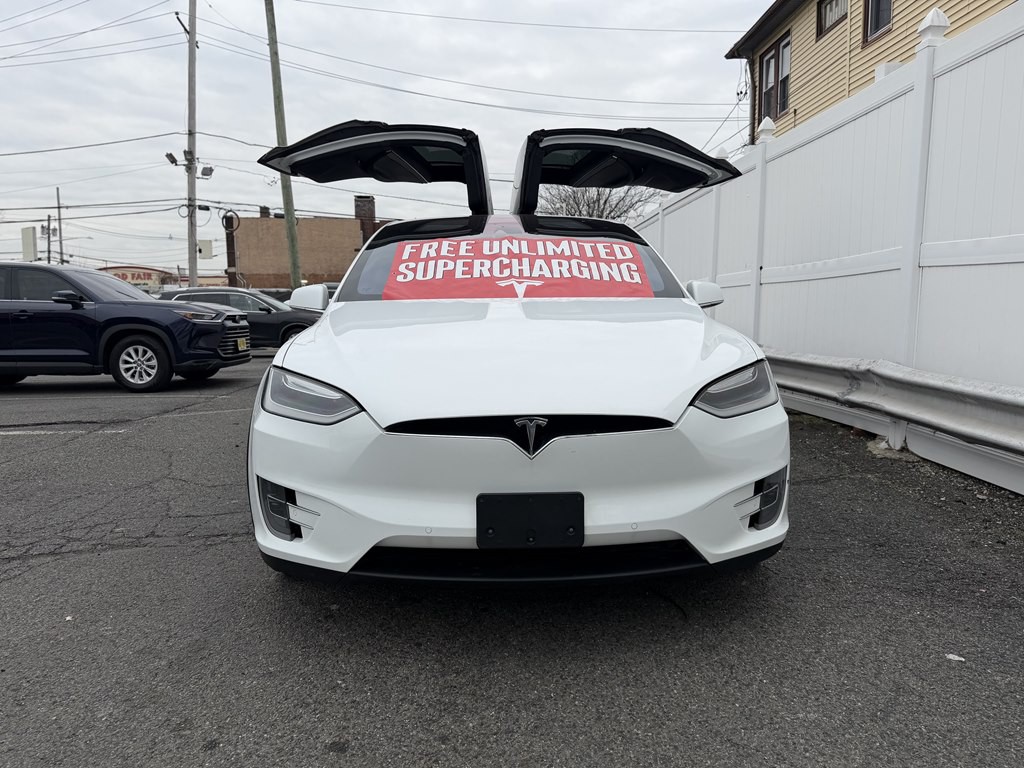 2016 Tesla Model X Image 2