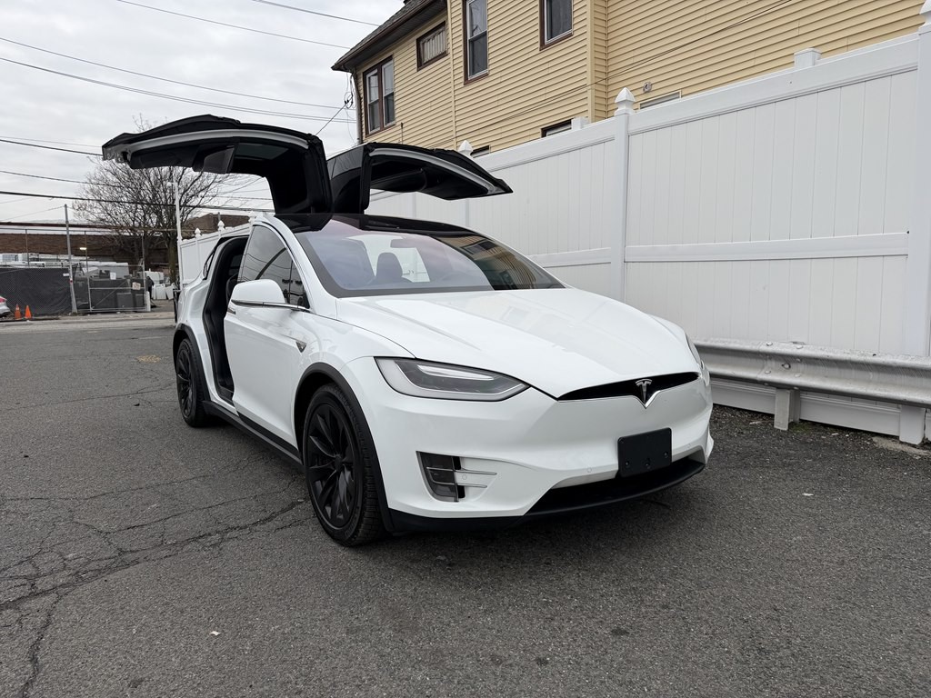 2016 Tesla Model X Image 3