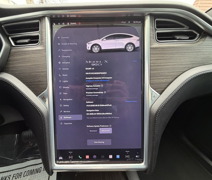2016 Tesla Model X Image 11