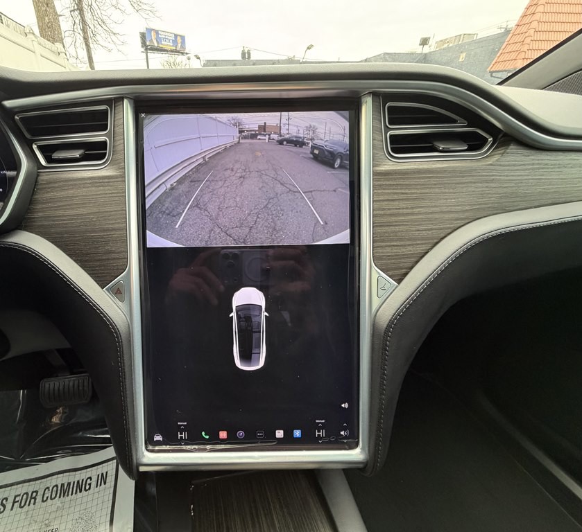 2016 Tesla Model X Image 13
