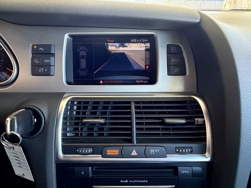 2015 Audi Q7 Image 12