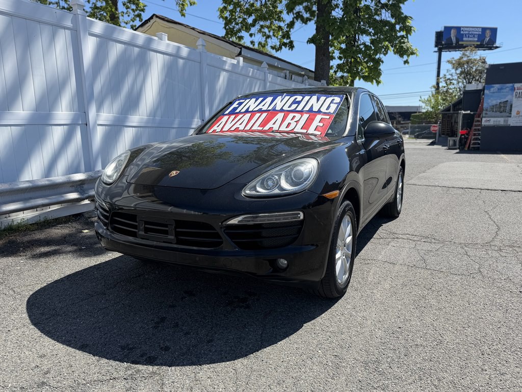 2012 Porsche Cayenne Image 1
