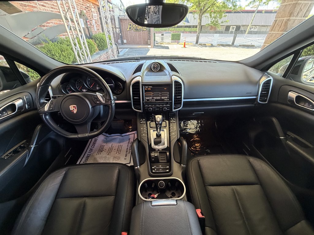 2012 Porsche Cayenne Image 9