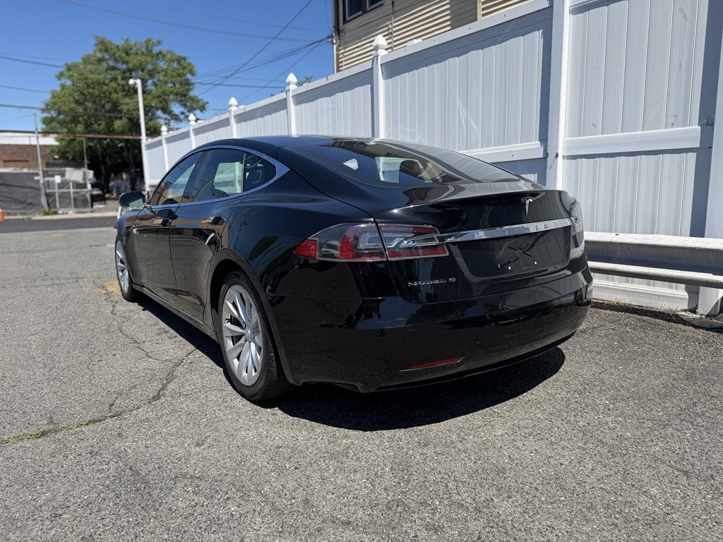 2017 Tesla Model S Image 5