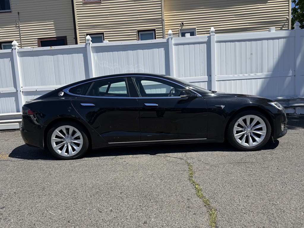 2017 Tesla Model S Image 8