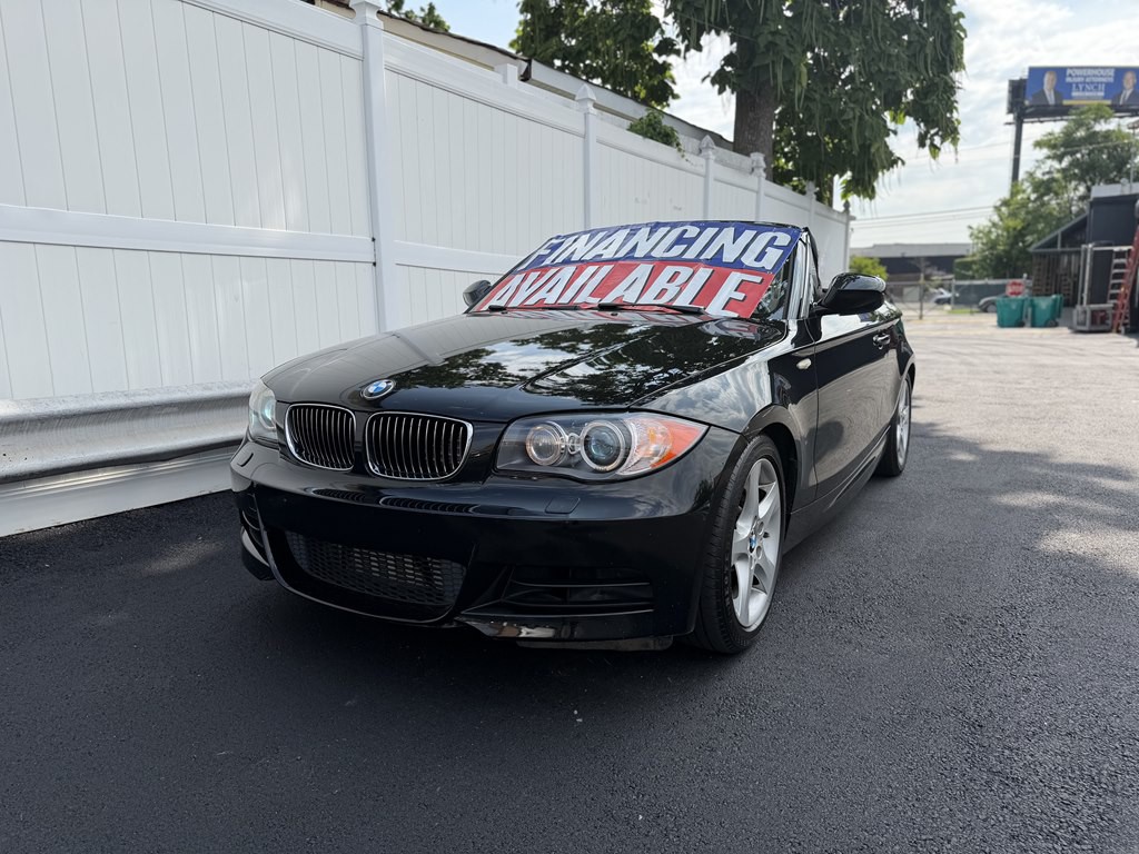 2011 BMW 1 Series Image 1