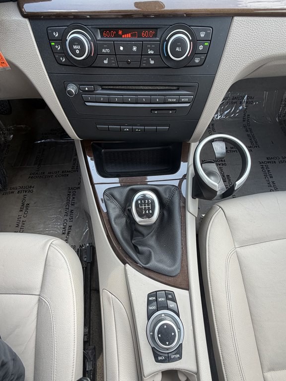 2011 BMW 1 Series Image 11