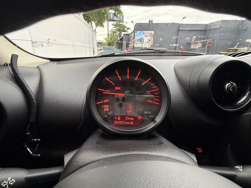 2016 MINI Cooper Image 11