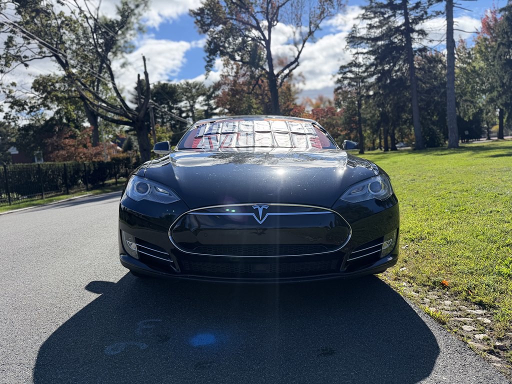2015 Tesla Model S Image 2