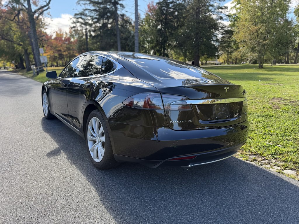 2015 Tesla Model S Image 5