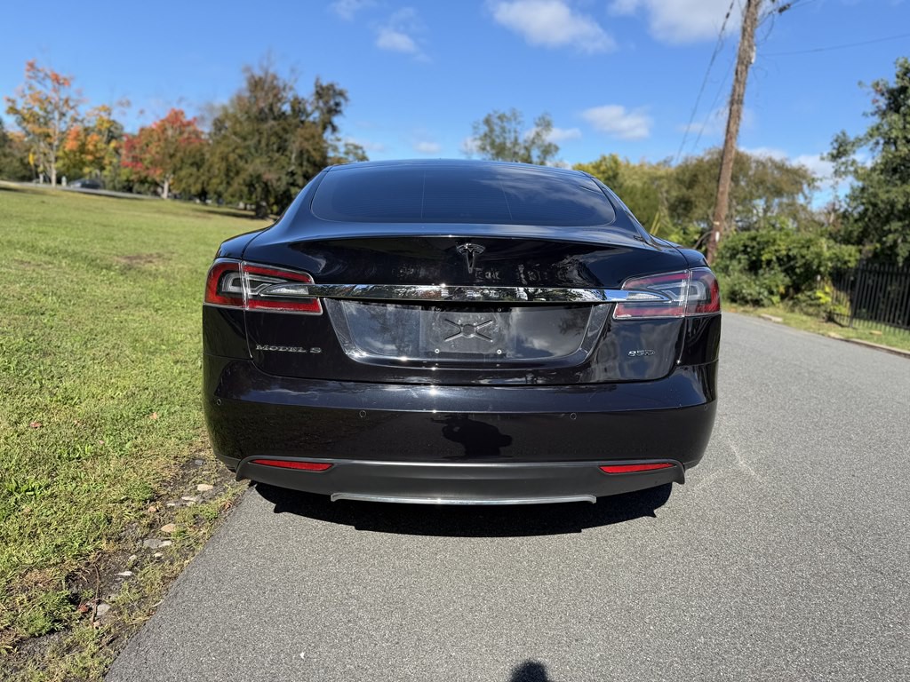 2015 Tesla Model S Image 6