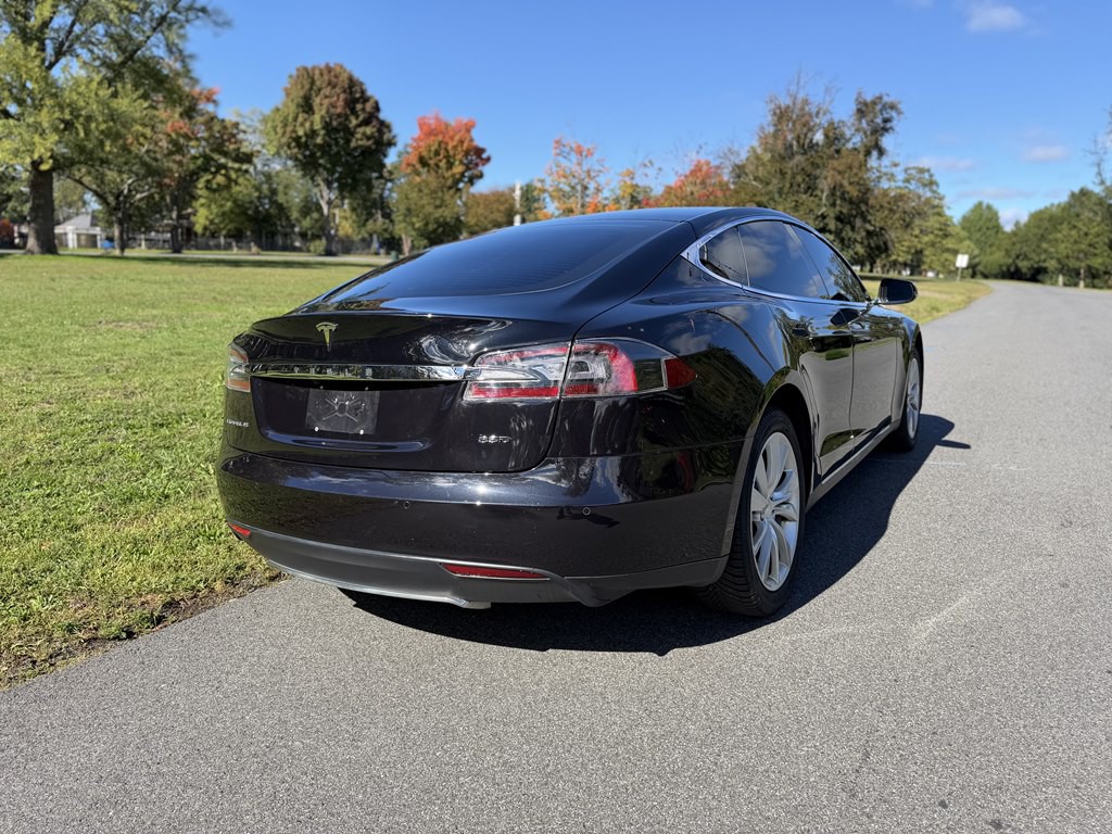 2015 Tesla Model S Image 7