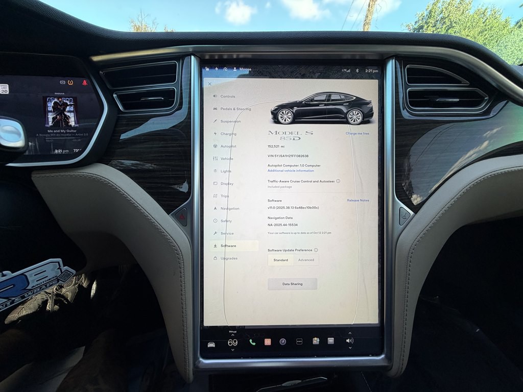 2015 Tesla Model S Image 10