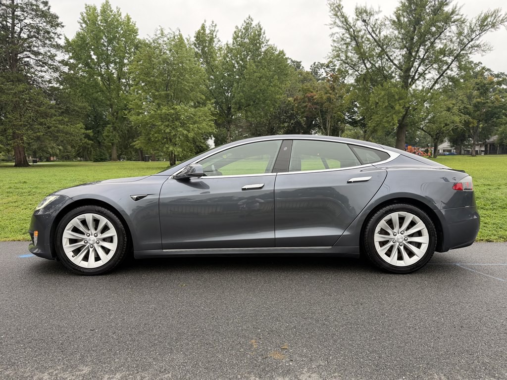 2017 Tesla Model S Image 4