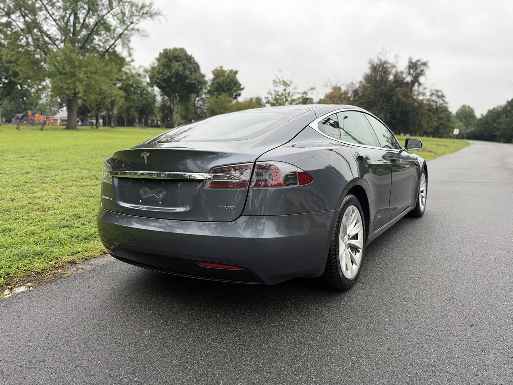 2017 Tesla Model S Image 7