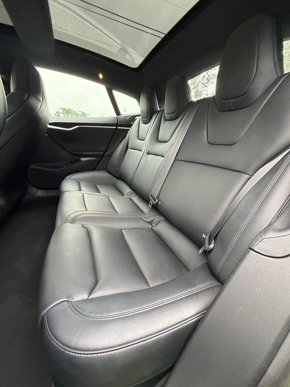 2017 Tesla Model S Image 15