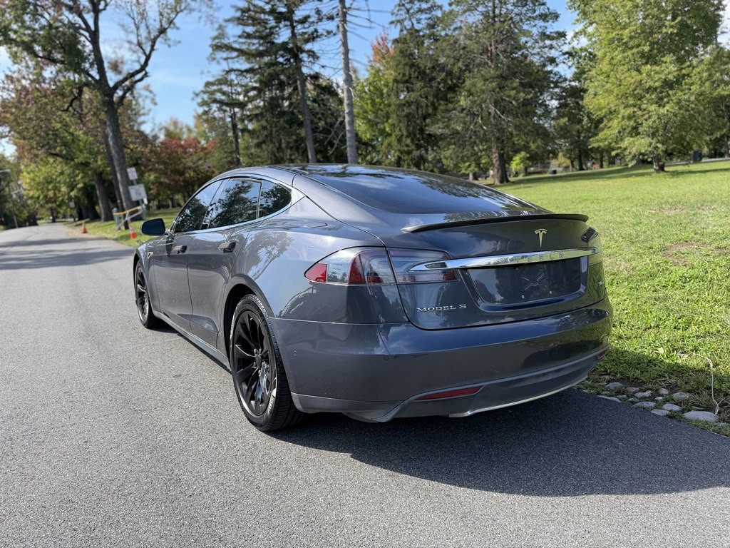 2016 Tesla Model S Image 5