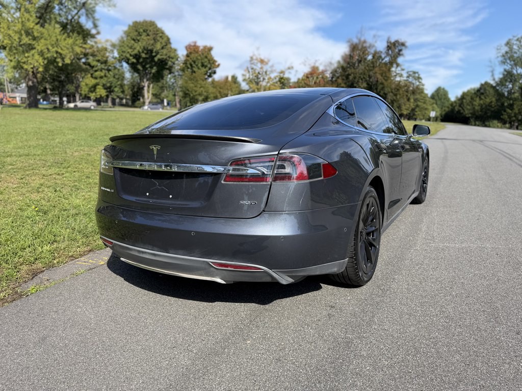 2016 Tesla Model S Image 7
