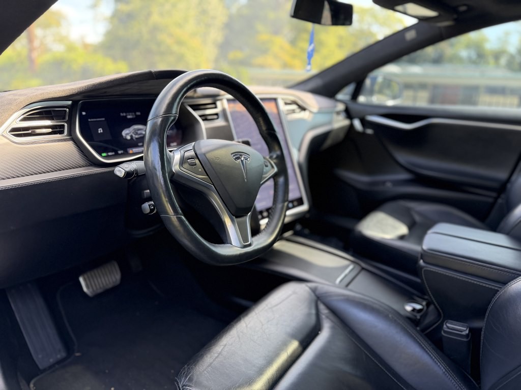 2016 Tesla Model S Image 10