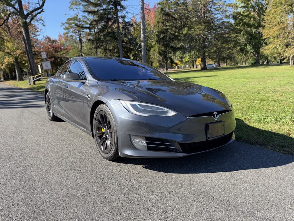 2016 Tesla Model S Image 3