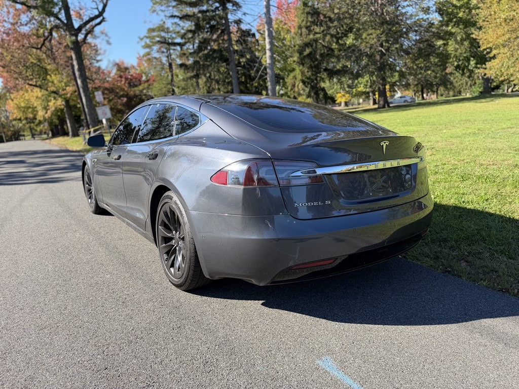 2016 Tesla Model S Image 5