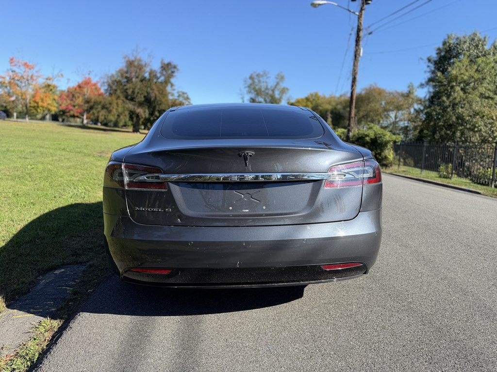 2016 Tesla Model S Image 6