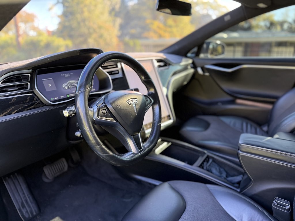 2016 Tesla Model S Image 10