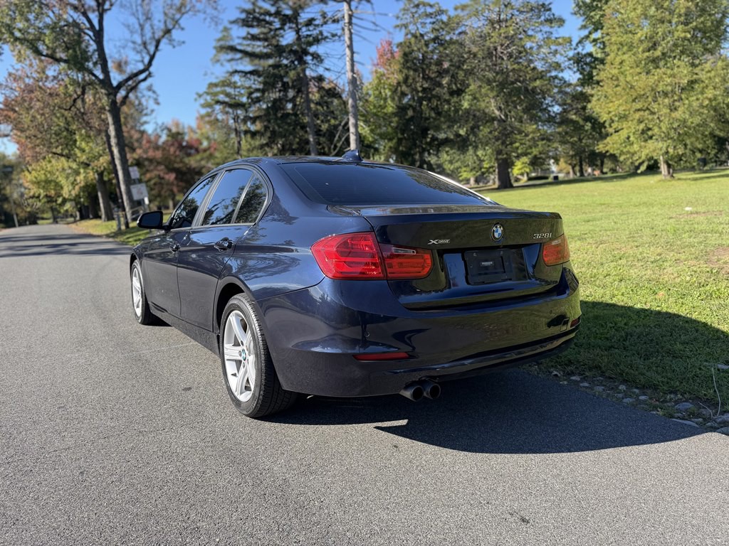 2015 BMW 3 Series Image 5