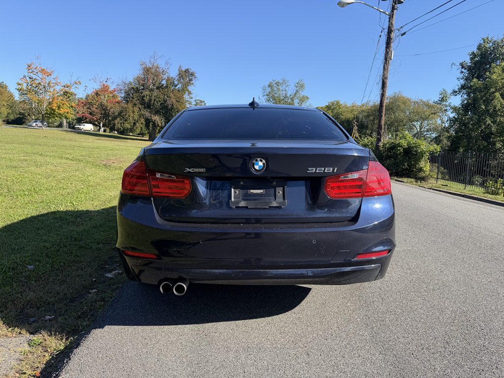 2015 BMW 3 Series Image 6