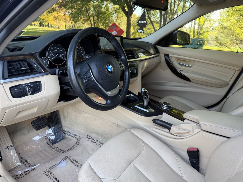 2015 BMW 3 Series Image 10