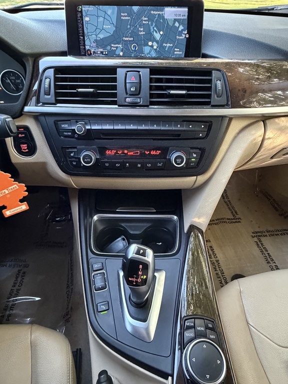 2015 BMW 3 Series Image 14
